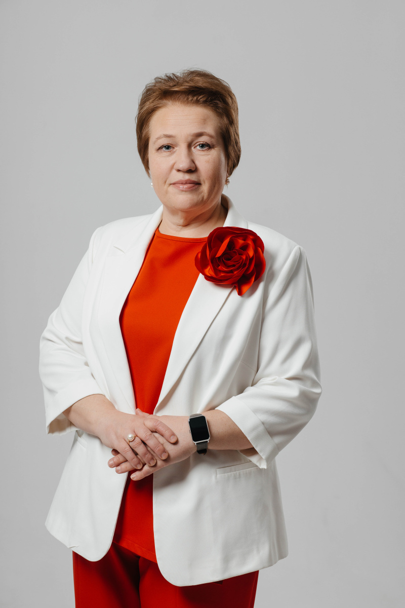 елена балло.jpg